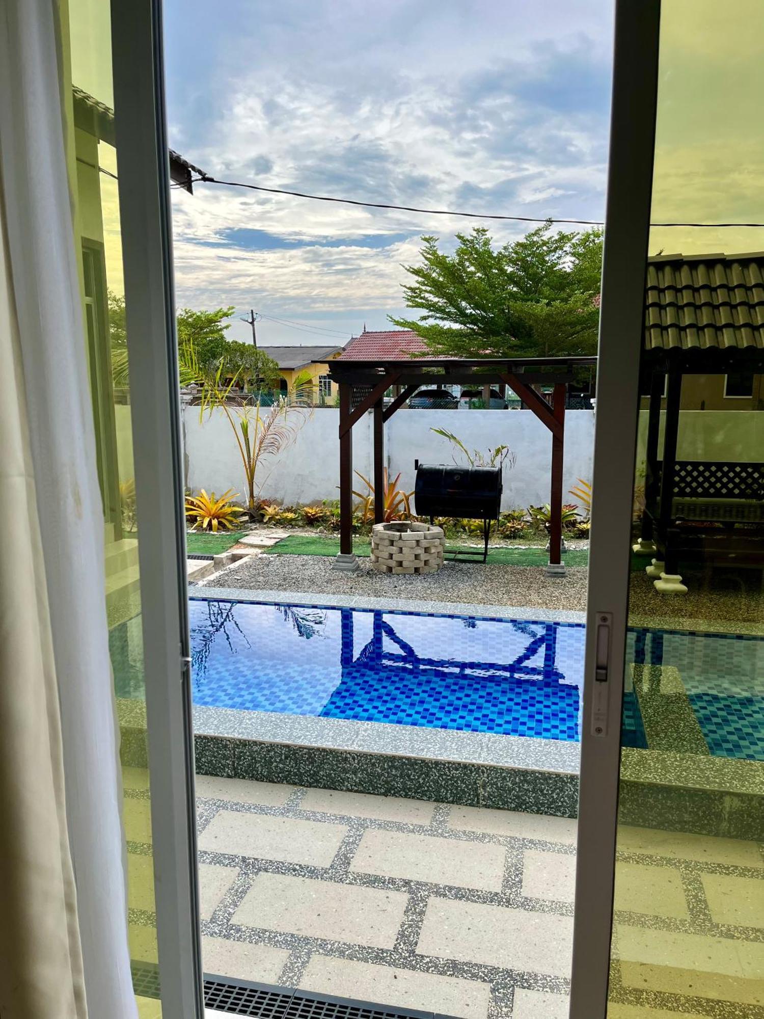 The Broms Villa Kuala Terengganu Exterior photo
